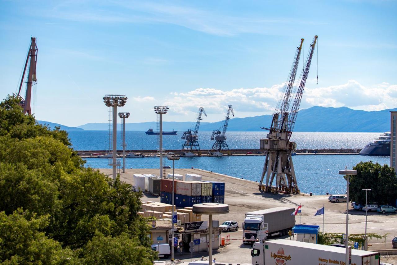 Apartments Harbour View Риека Экстерьер фото