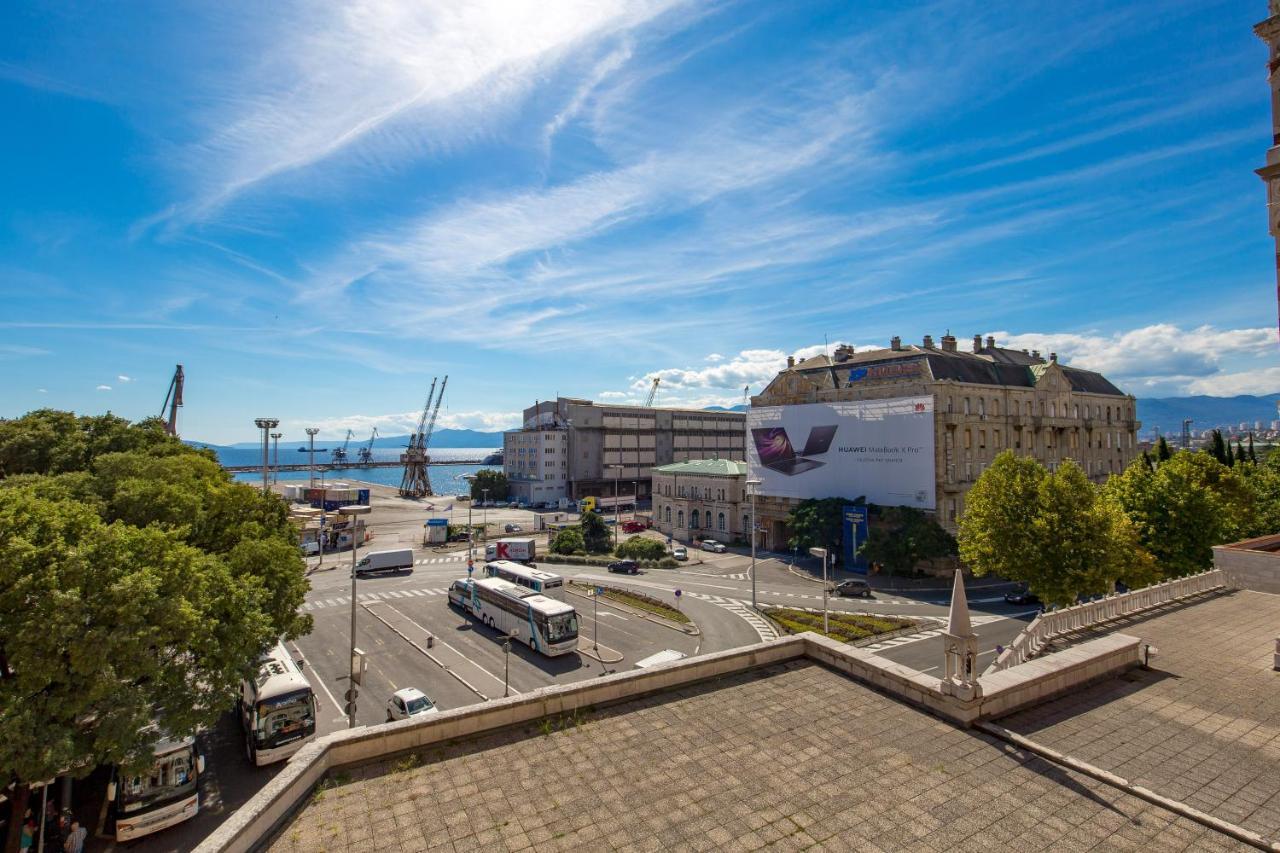 Apartments Harbour View Риека Экстерьер фото